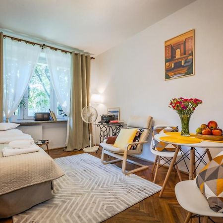 Na Muranowie - Mieszkanie Z Historia I In Muranow - A Flat With Warsaw History Luaran gambar