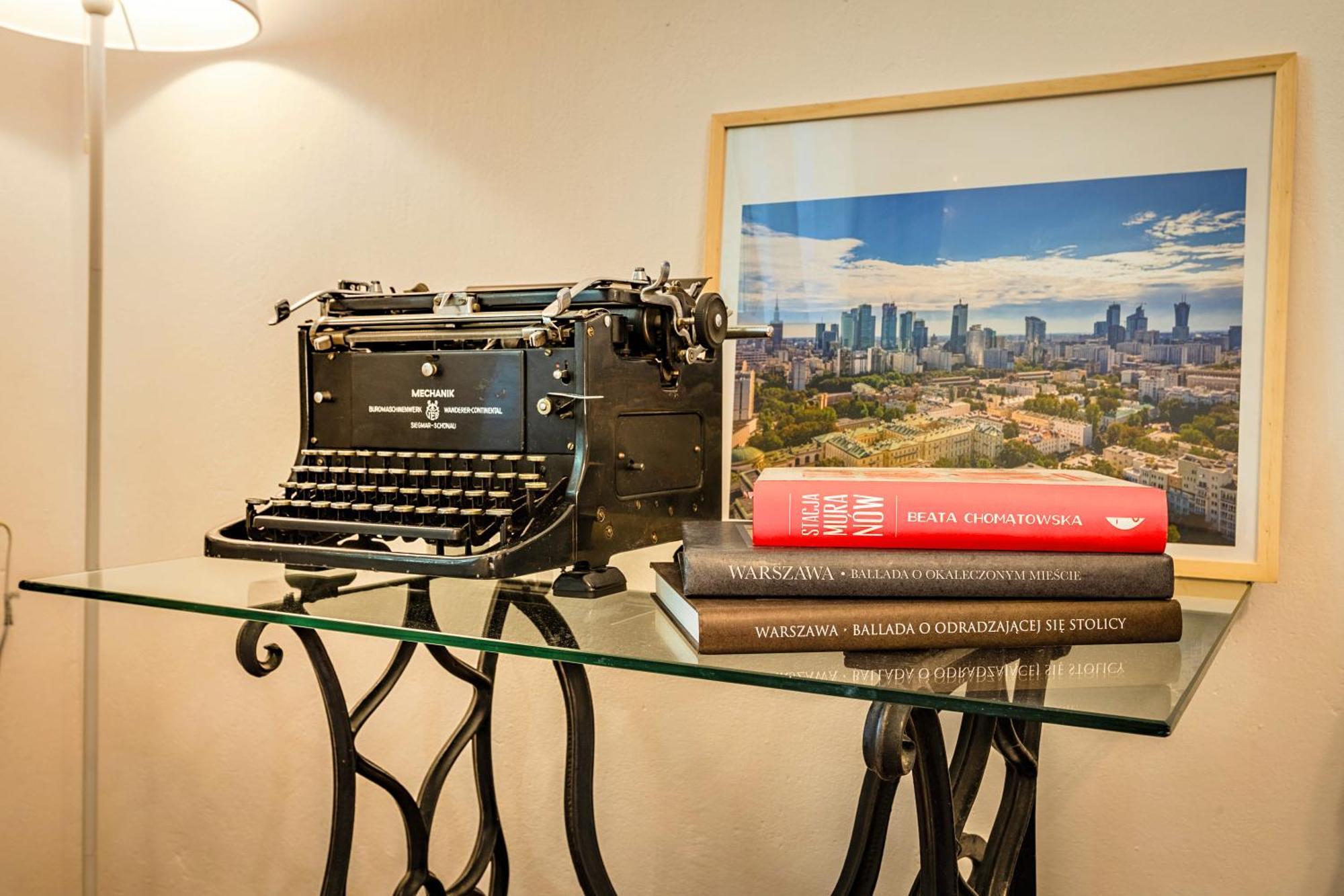 Na Muranowie - Mieszkanie Z Historia I In Muranow - A Flat With Warsaw History Luaran gambar